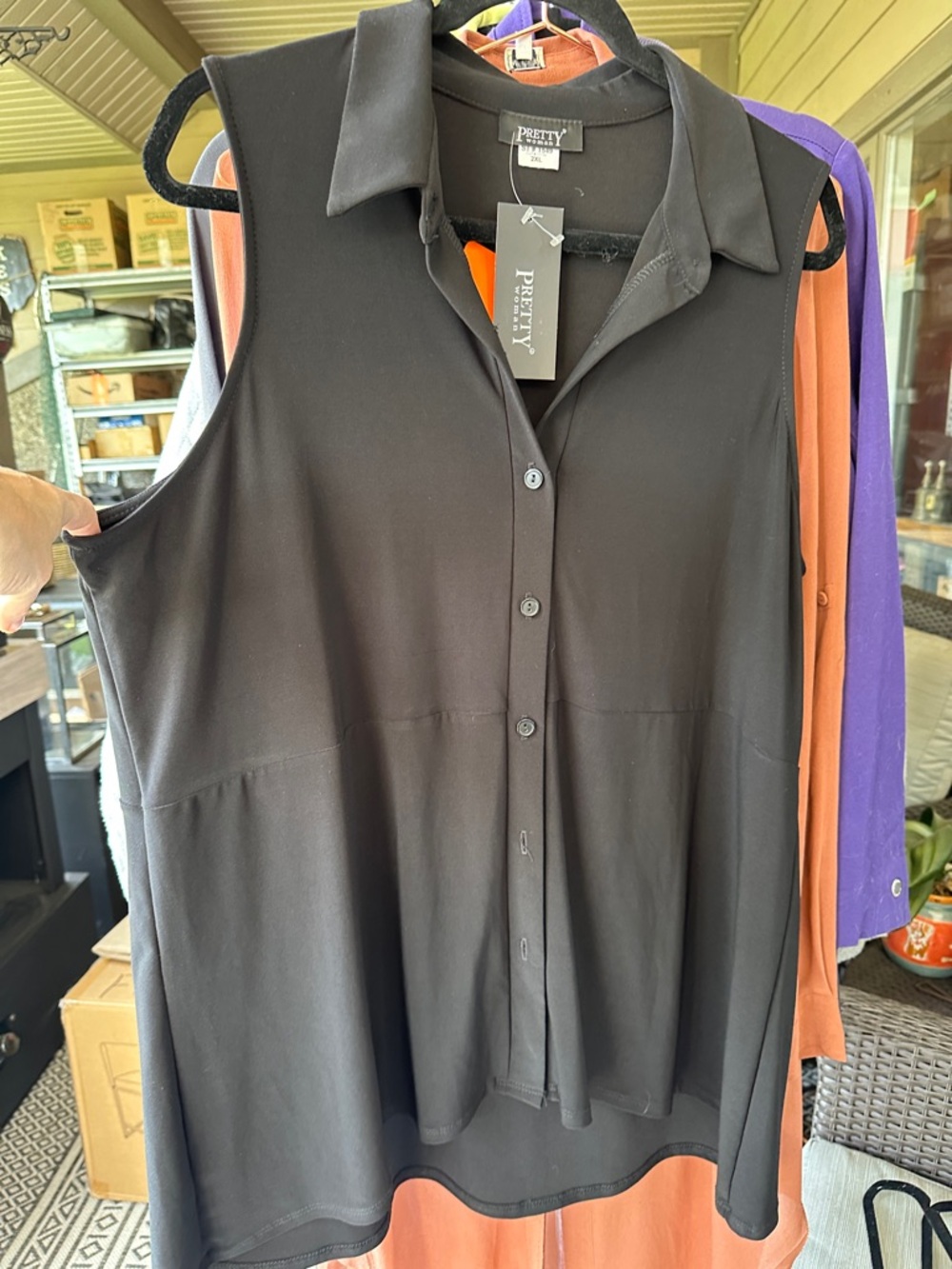 Sleeveless Button-Front Black Collared Top Non Wrinkle 2X 24-25” P2P